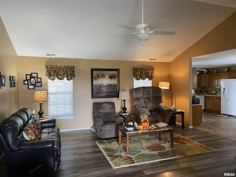 303 E Beacon Ct, Mount Vernon, IL 62864 photo 21