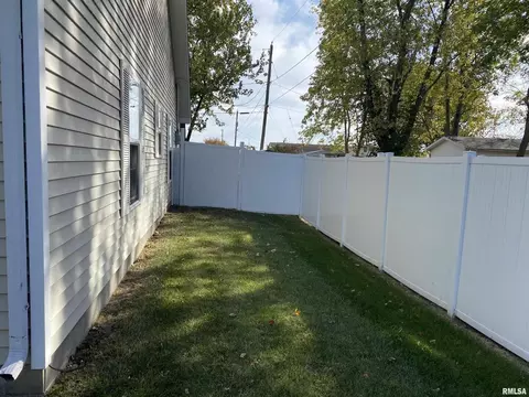303 E Beacon Ct, Mount Vernon, IL 62864 photo 31