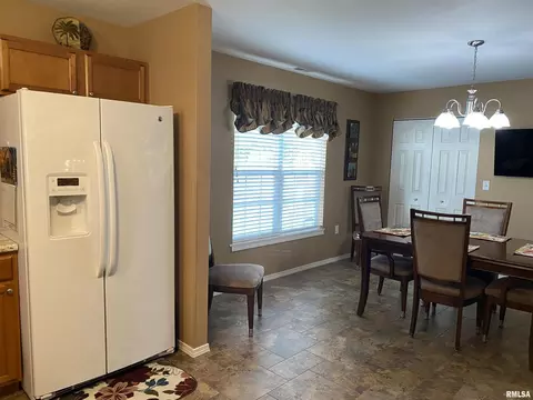 303 E Beacon Ct, Mount Vernon, IL 62864 photo 15