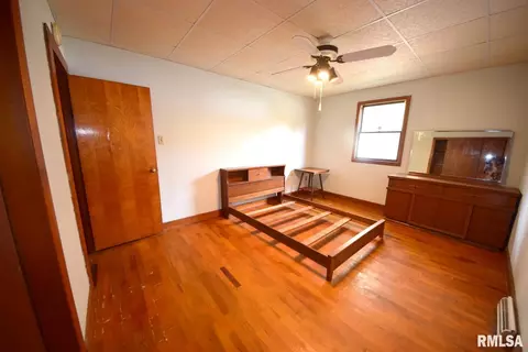 616 S 25th St, Herrin, IL 62948 photo 6