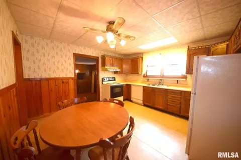 616 S 25th St, Herrin, IL 62948 photo 5