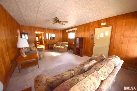 616 S 25th St, Herrin, IL 62948 photo 4