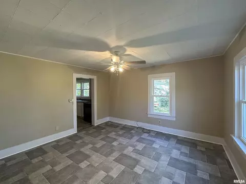 322 E Lewis St, Anna, IL 62906 photo 15