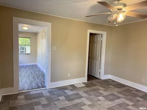 322 E Lewis St, Anna, IL 62906 photo 16