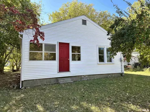 322 E Lewis St, Anna, IL 62906 photo 2