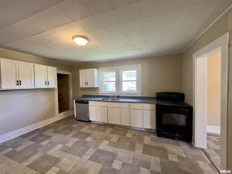 322 E Lewis St, Anna, IL 62906 photo 9