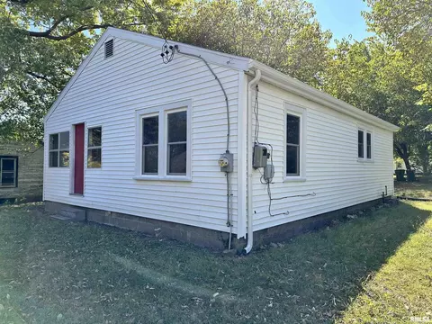 322 E Lewis St, Anna, IL 62906 photo 3