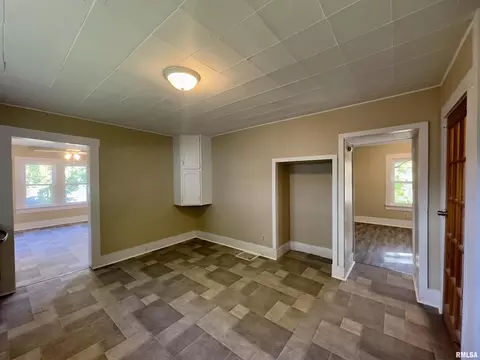 322 E Lewis St, Anna, IL 62906 photo 8