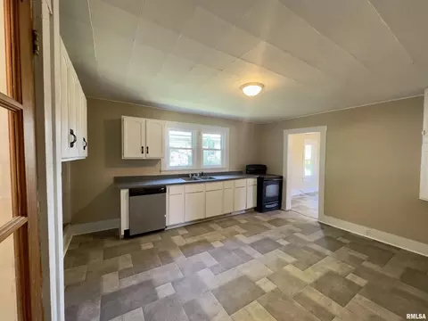 322 E Lewis St, Anna, IL 62906 photo 7