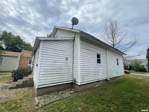 708 N 17th St, Herrin, IL 62948 photo 3