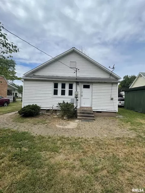 708 N 17th St, Herrin, IL 62948 photo 1