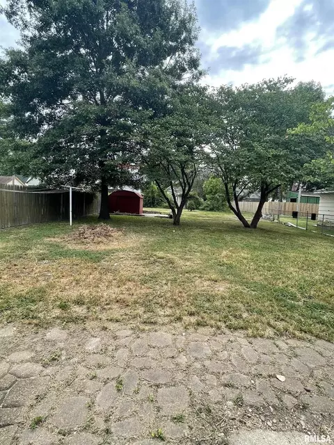 708 N 17th St, Herrin, IL 62948 photo 5