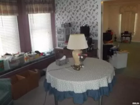 414 E Webster St, Benton, IL 62812 photo 13