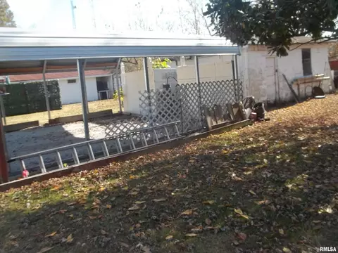 414 E Webster St, Benton, IL 62812 photo 7