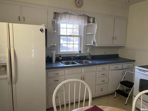 2703 Mannen St, Mount Vernon, IL 62864 photo 9