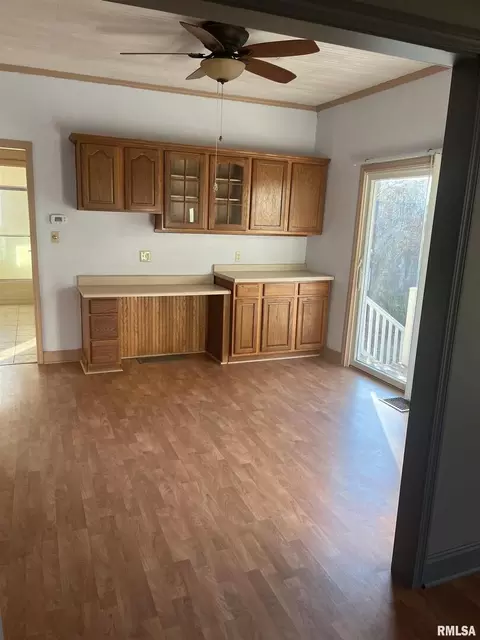 706 Jesse St, Benton, IL 62812 photo 10