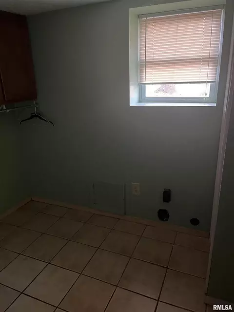 706 Jesse St, Benton, IL 62812 photo 19