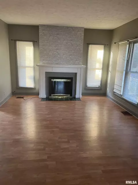 706 Jesse St, Benton, IL 62812 photo 8