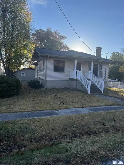 706 Jesse St, Benton, IL 62812 photo 1