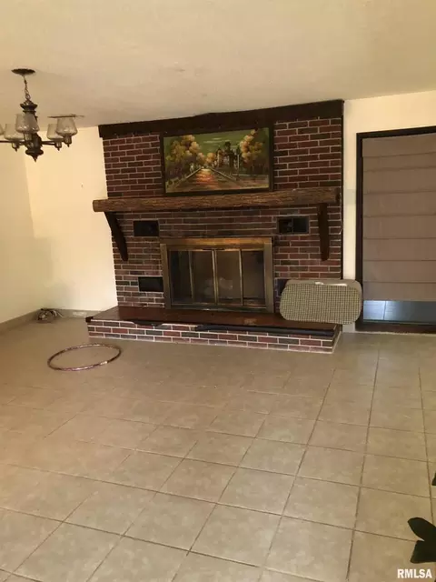 415 Fairview Dr, Carmi, IL 62821 photo 15