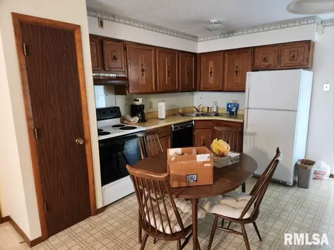 102 Crusaders Rd, Springfield, IL 62704 photo 5