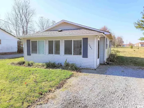 1005 Lamson St, Flora, IL 62839 photo 1