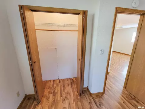 1005 Lamson St, Flora, IL 62839 photo 19