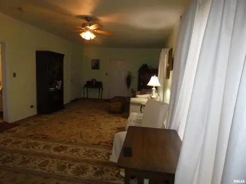 501 W Sylvester St, Christopher, IL 62822 photo 16