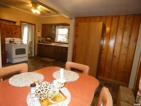 501 W Sylvester St, Christopher, IL 62822 photo 15