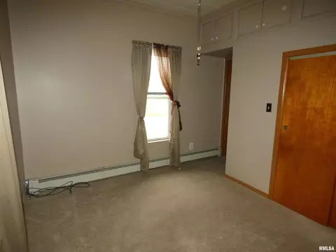 501 W Sylvester St, Christopher, IL 62822 photo 6