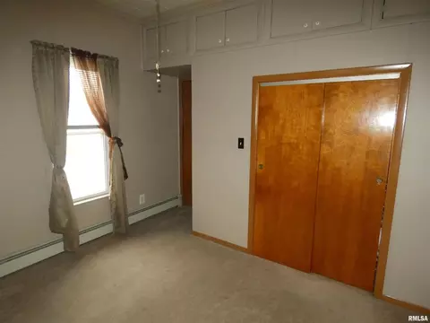 501 W Sylvester St, Christopher, IL 62822 photo 8