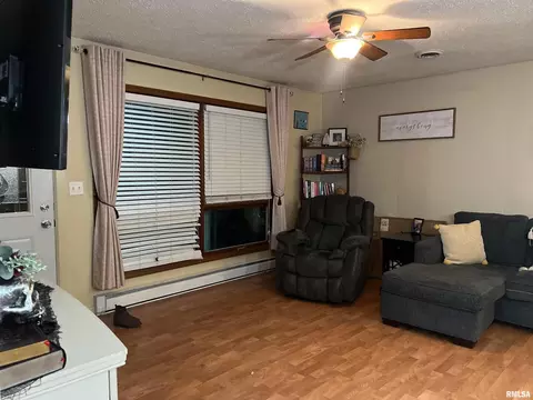 1307 Eads St, Benton, IL 62812 photo 14