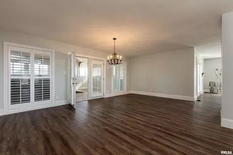 1104 E Dulle St, Marion, IL 62959 photo 6