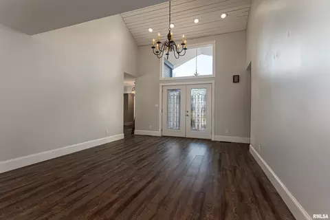 1104 E Dulle St, Marion, IL 62959 photo 5