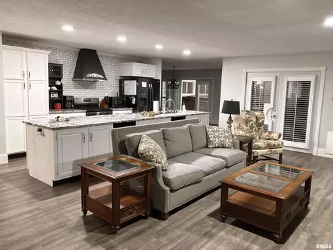 1104 E Dulle St, Marion, IL 62959 photo 13