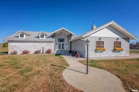 1104 E Dulle St, Marion, IL 62959 photo 1