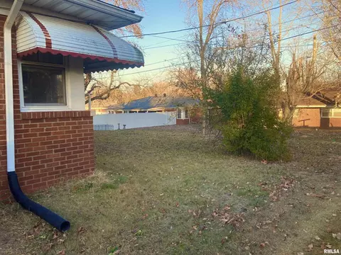 1007 S Carbon St, Marion, IL 62959 photo 2