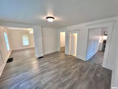 706 N Victor St, Christopher, IL 62822 photo 8