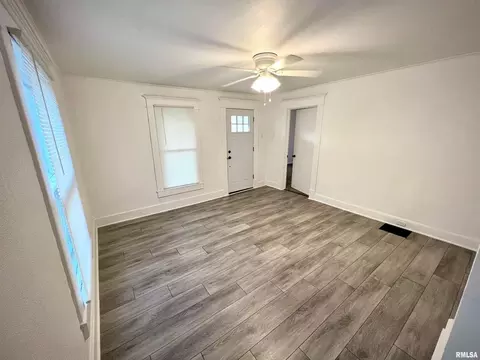 706 N Victor St, Christopher, IL 62822 photo 14
