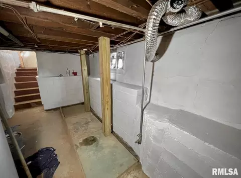 706 N Victor St, Christopher, IL 62822 photo 18