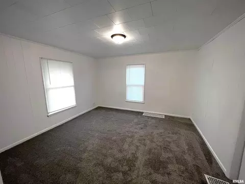 706 N Victor St, Christopher, IL 62822 photo 15
