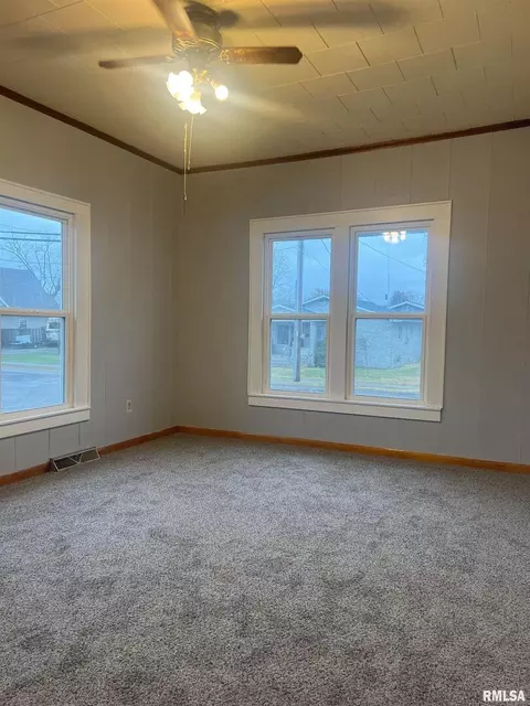 213 N Emma St, Christopher, IL 62822 photo 3