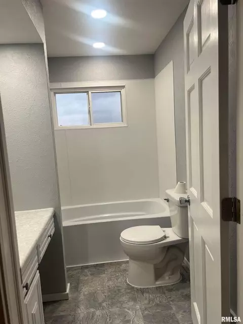 213 N Emma St, Christopher, IL 62822 photo 16