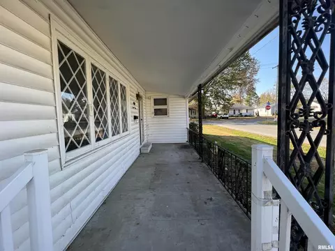 501 S 2nd St, Marion, IL 62959 photo 12