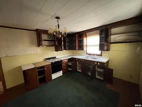 501 S 2nd St, Marion, IL 62959 photo 5