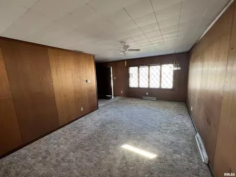 501 S 2nd St, Marion, IL 62959 photo 3