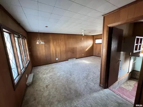 501 S 2nd St, Marion, IL 62959 photo 4