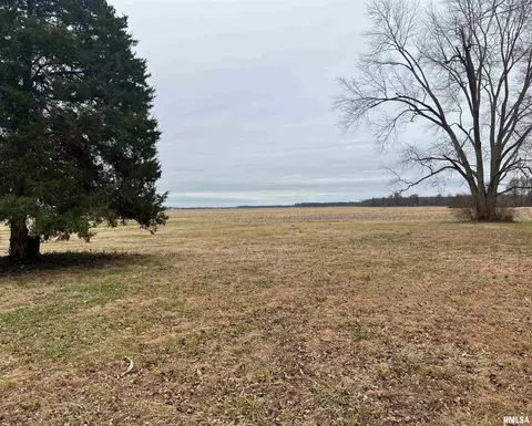 706 Middleton St, Iuka, IL 62849