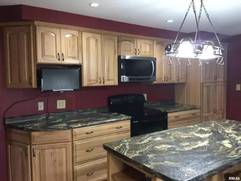600 N Main St, Anna, IL 62906 photo 8