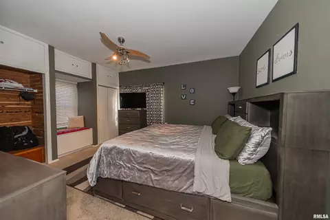 202 W Helen Ave, Christopher, IL 62822 photo 11